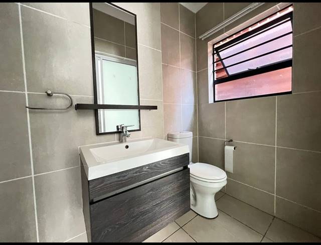 3 BEDROOM PROPERTY TO RENT IN OLIVEDALE